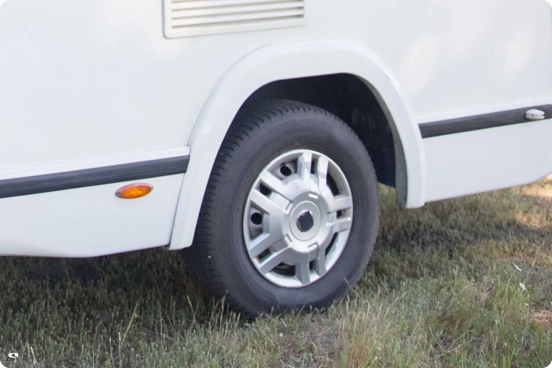 caravan wheel bearing replacement cost